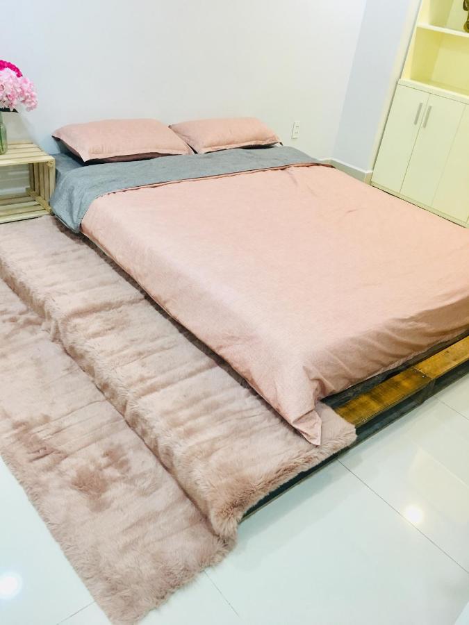 Bed & Breakfast 1993's House 2*