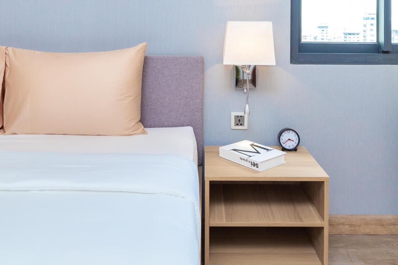 Hotel Cozrum Lux Ho Chi Minh City