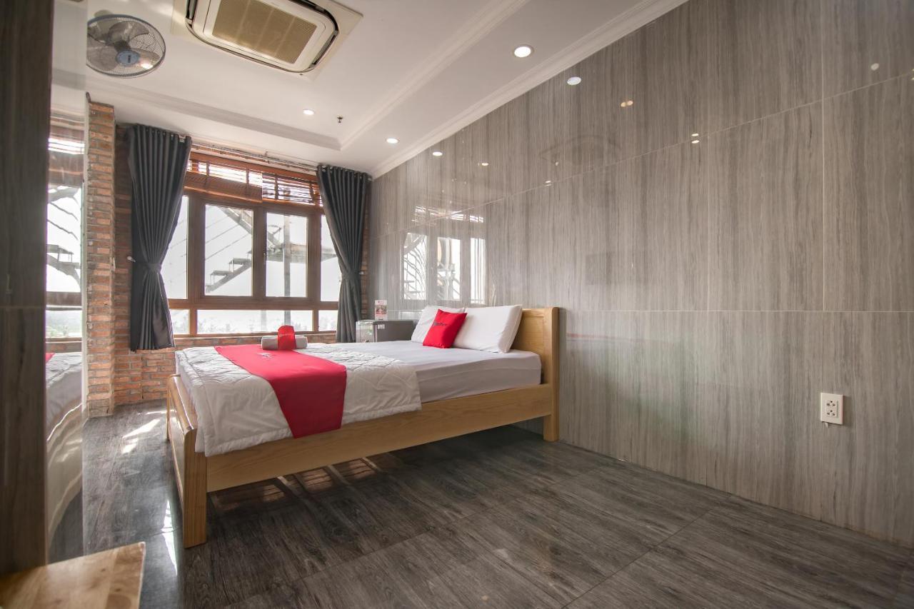 Reddoorz Near Tan Son Nhat Golf 2 3*