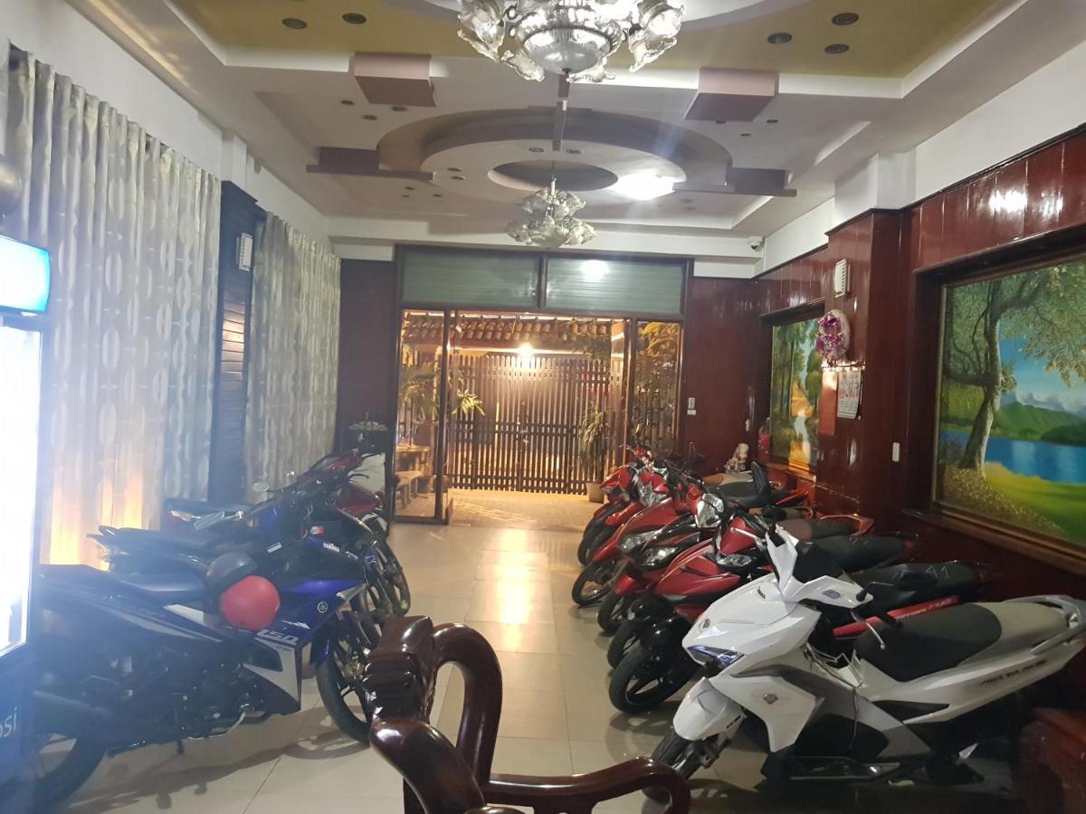 Khach San Nhat Quynh Anh *
