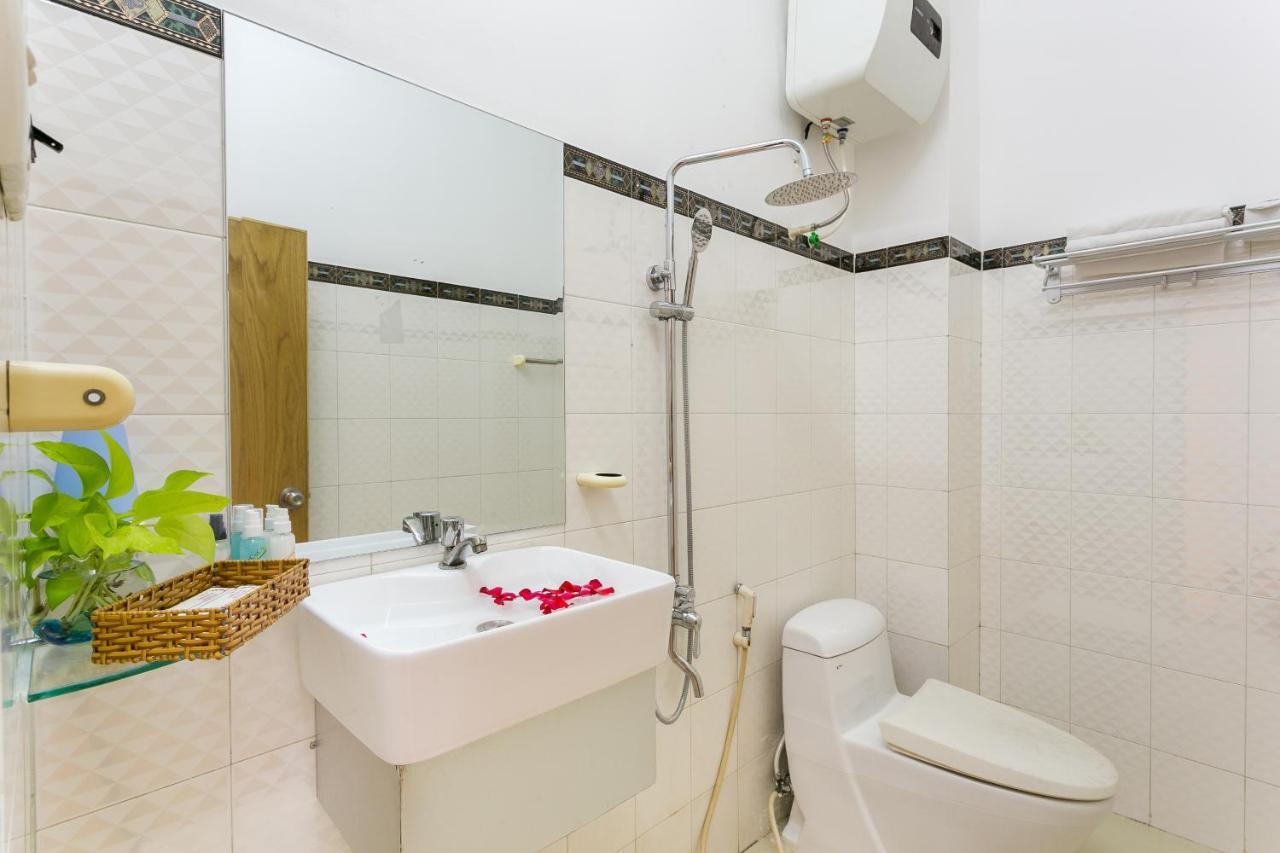 Hotel Saigoncucu Near Bui Vien Town