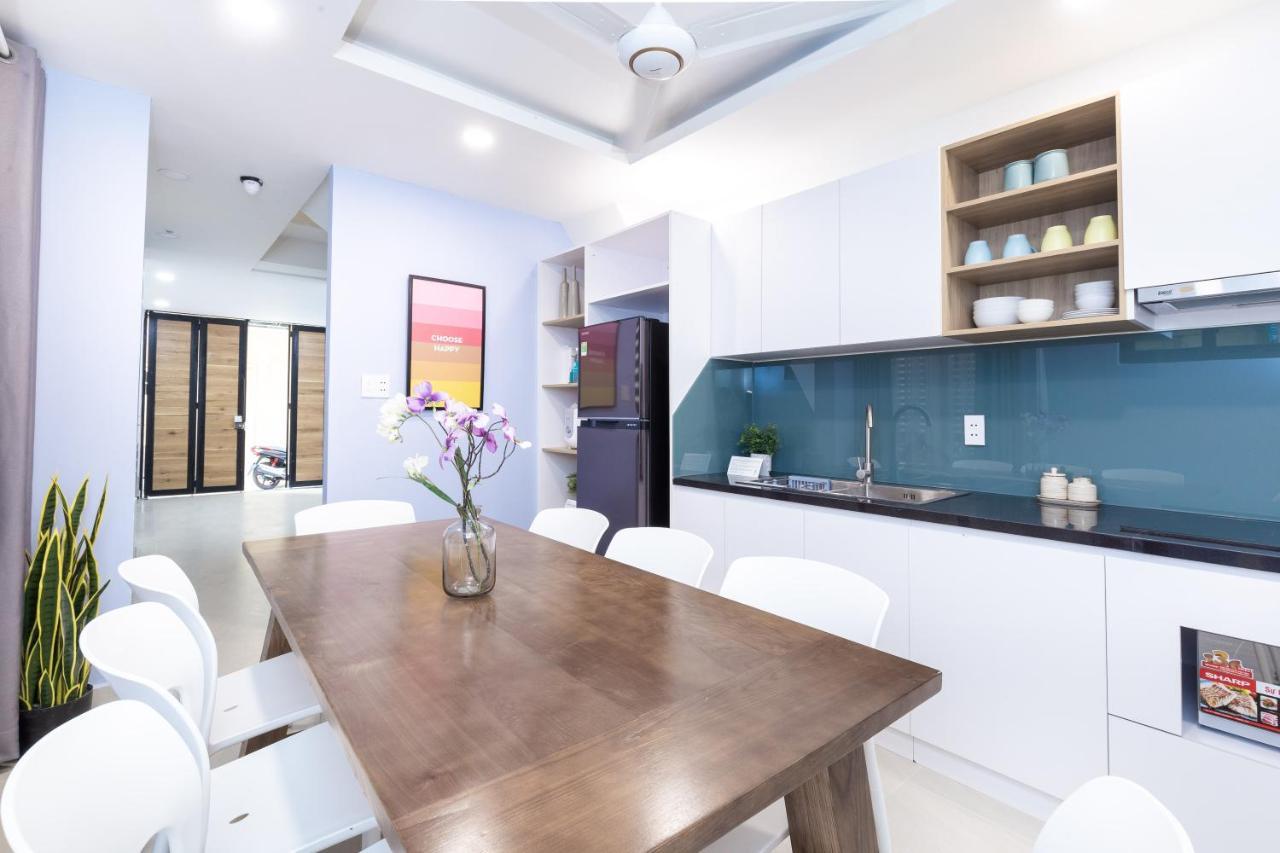 Cozrum Homes - Charming Corner Apartment *