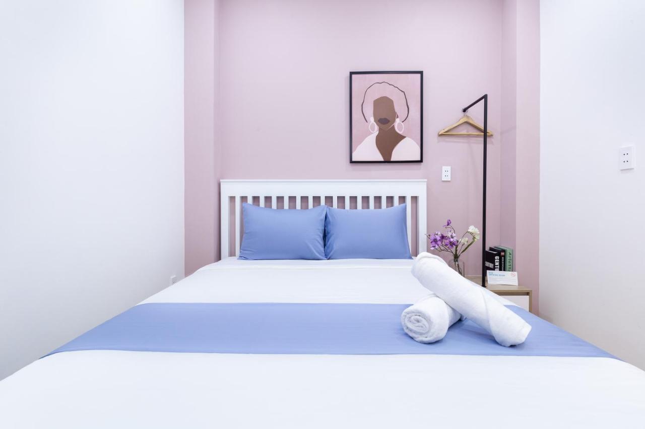 Cozrum Homes - Charming Corner Apartment Ho Chi Minh City