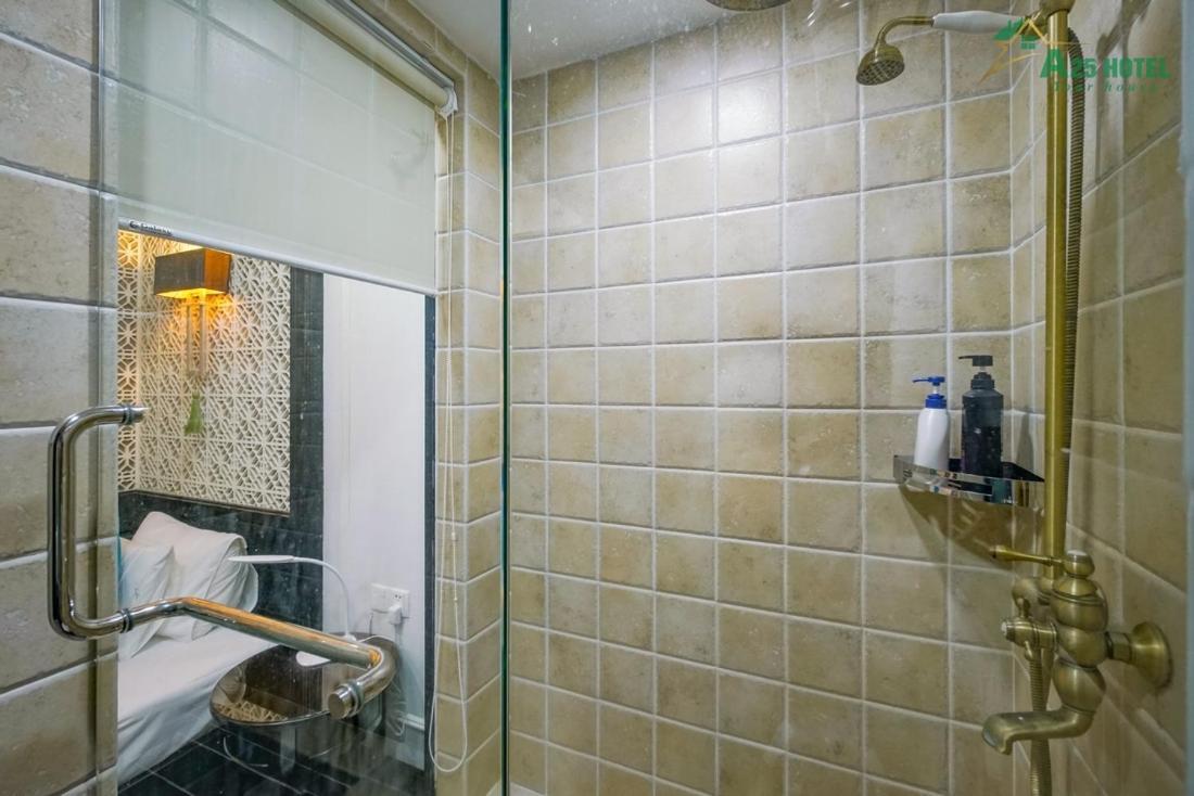 A25 - 06 Truong Dinh Hotel