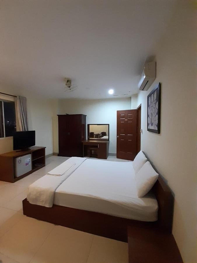 The Six Hotel-hoang Long Son 3 2*