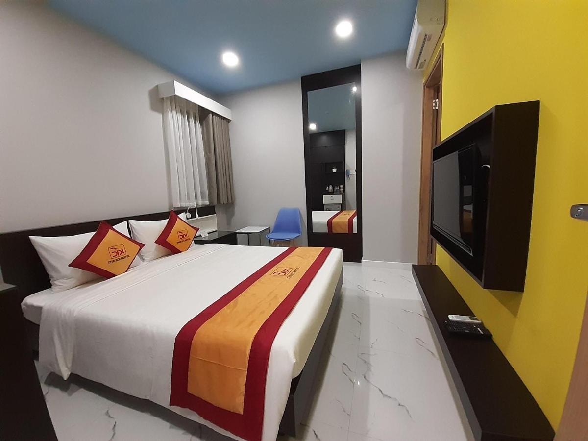 The Six Hotel 2*