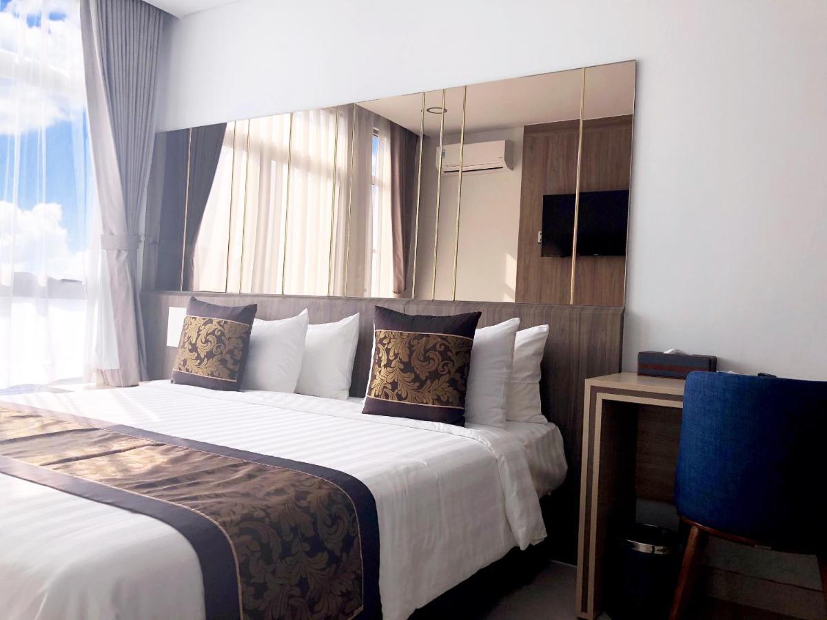 Aurora Western Village Hotel 4*