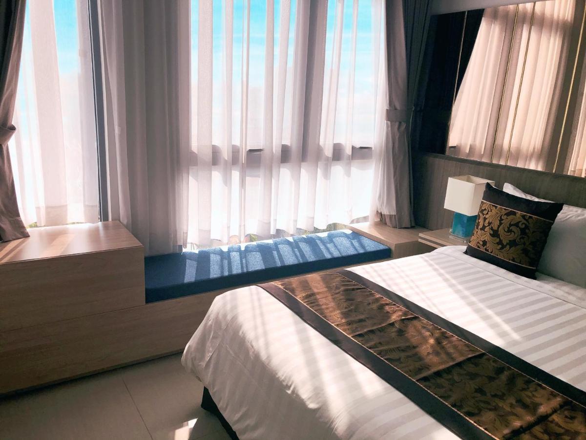 Hotel Aurora Western Village 4*