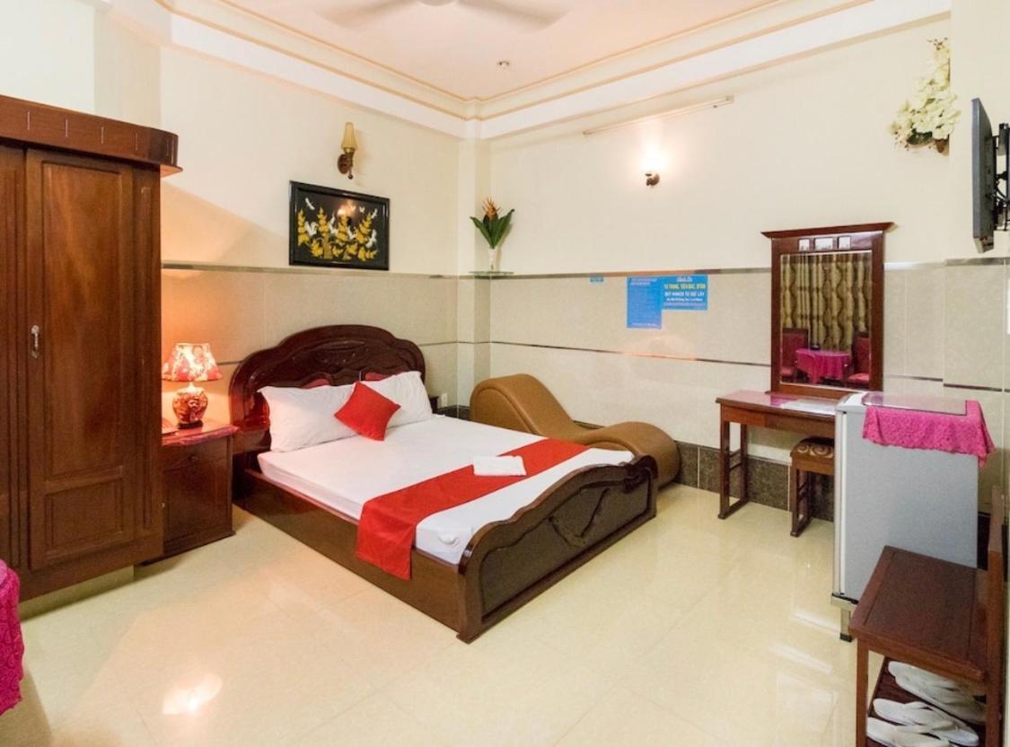 Tan Hoa & Massage 2*
