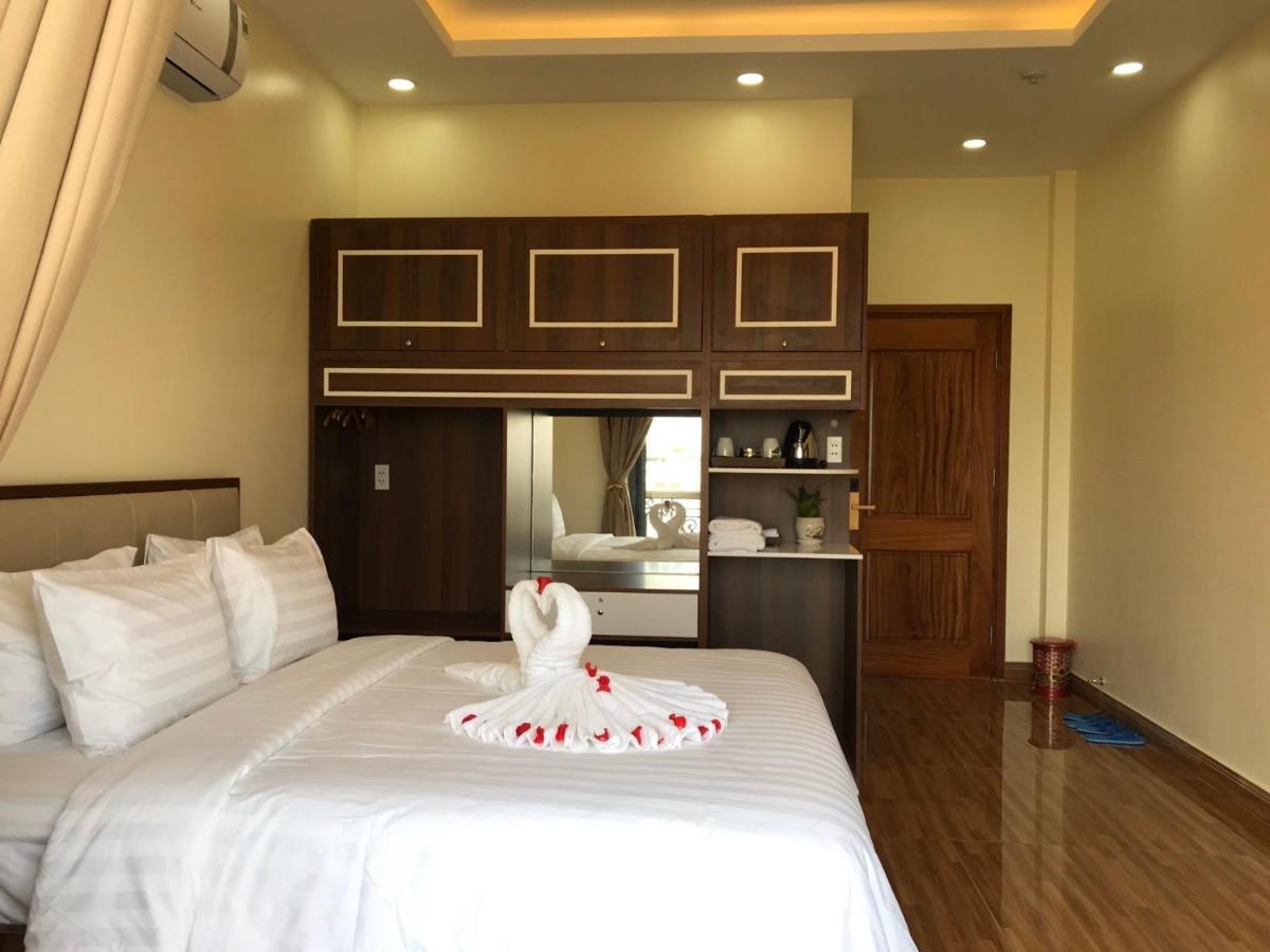 Winston Riverside Khách sạn 3*