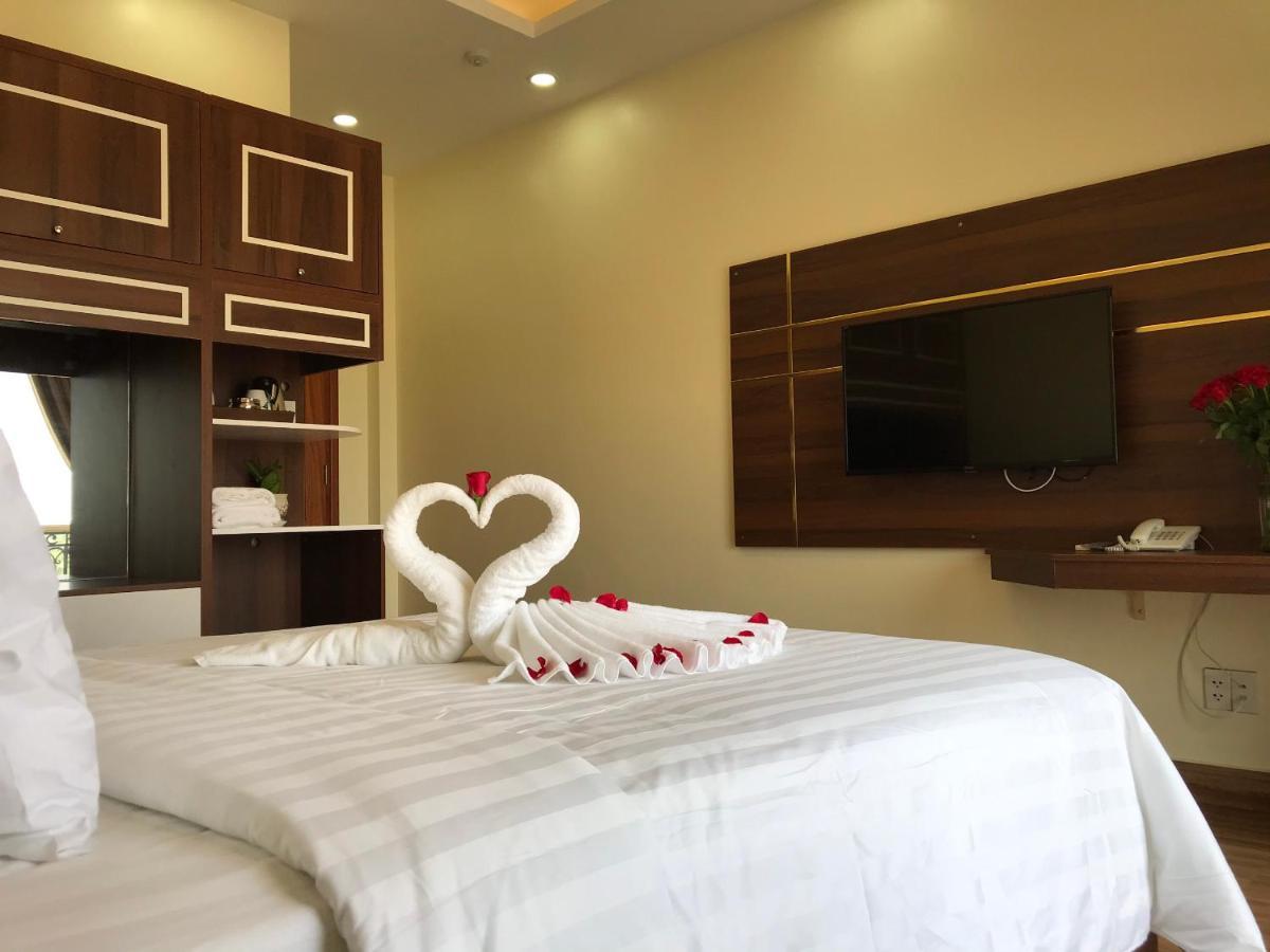 Khách sạn Winston Riverside 3*