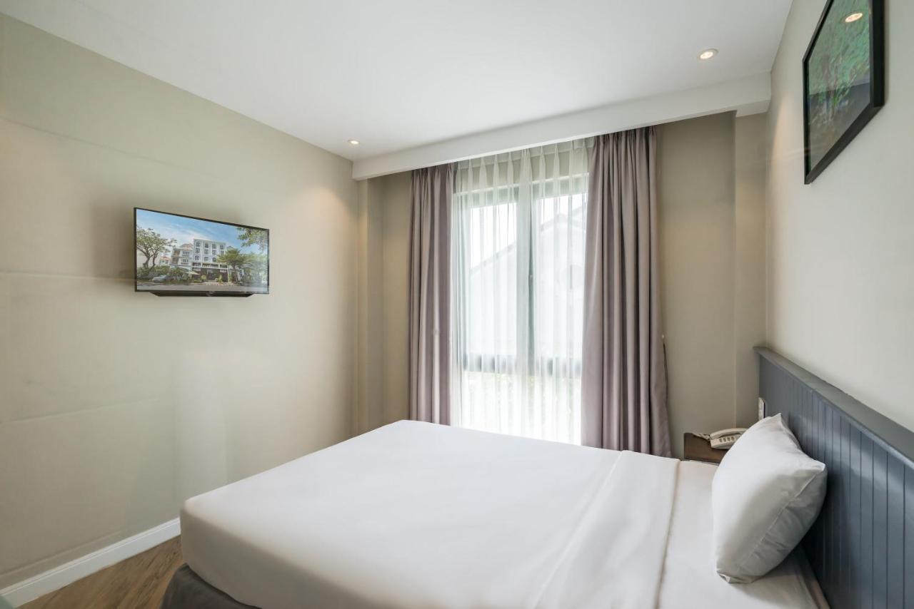 Parklane Saigon South 2*