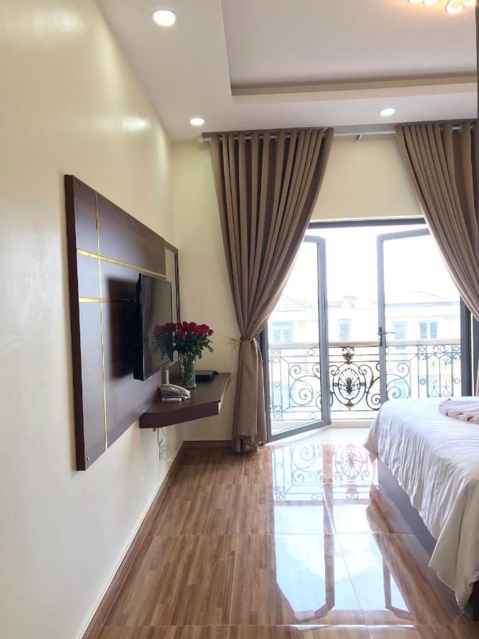 Winston Riverside Khách sạn 3*