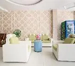 Reddoorz Plus Near Tan Dinh Market 2