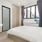 Dlux Saigon