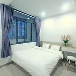 Dlux Saigon