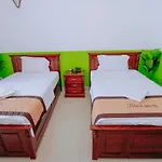 Hotel 175