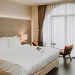 Charmaine\'S Hotel & Apartment