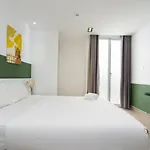 Green Garden Studio-District 3- The Arrivals Homes- Sg Center