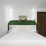 Green Garden Studio-District 3- The Arrivals Homes- Sg Center