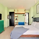 Bare Chic - Bare Boutique Stays