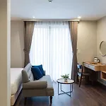 Charmaine\'S Hotel & Apartment