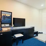 Daisy Hotel