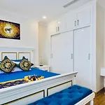 Vinhomes Premium Apartment