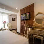 The White Hotel 8A Thai Van Lung