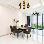 Signature Suite Landmark 81
