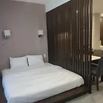 Morden Studio Room