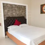 Royal Hotel