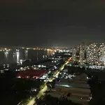 Q7 Riverside 2 Bed Rooms W River-View, Netflix & Pool