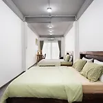 Rustic Tropical Suite In Dist1