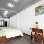Rustic Tropical Suite In Dist1