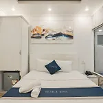 Venice Hotel