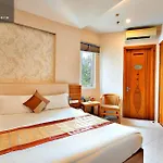 S79 Happy Hotel 2