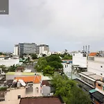 Queen Airport Hotel