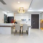 Convinia Luxury The Peak Midtown