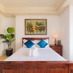 Son&Henry Cantavil Korean Apt
