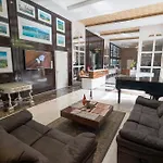 Leman Luxury Apartment By M Suites