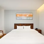 Pearl Central Hotel- Near Nguyen Hue Street