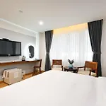 Pearl Central Hotel- Near Nguyen Hue Street