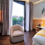 Hanz Premium Friday Saigon Hotel