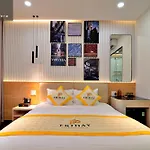 Hanz Premium Friday Saigon Hotel