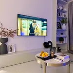 Fuzzi - Downtown Modern 1Br Near Buivien Walking Street Soho