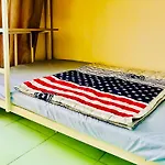 花ren Hostel