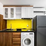 Sweet Rentals Homes - Cozy Studio W Kitchen & Netflix