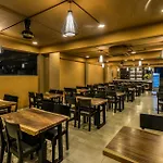 Khách sạn và Căn hộ Cherry