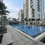 Luxury 3 Bedroom Apartment - Family - Secc